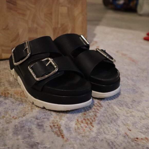 J Slides, Size 8, Black Platform Sandals - Picture 4 of 6